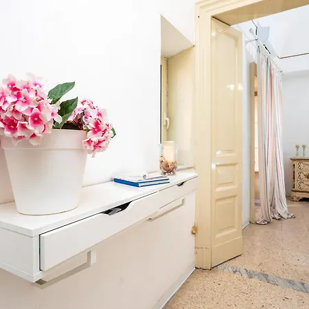 The House In Baroque Style Apartment